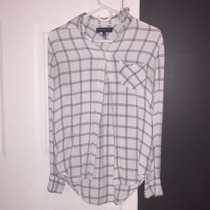 White and black Aeropostale top